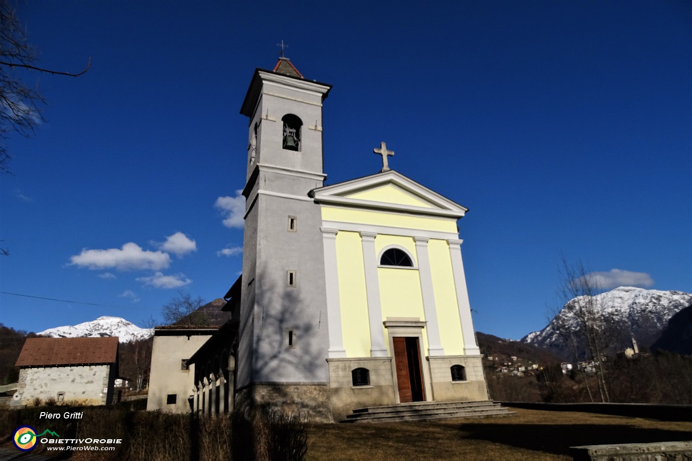 11 Antica Chiesa di San Bartolomeo (passando in auto).JPG